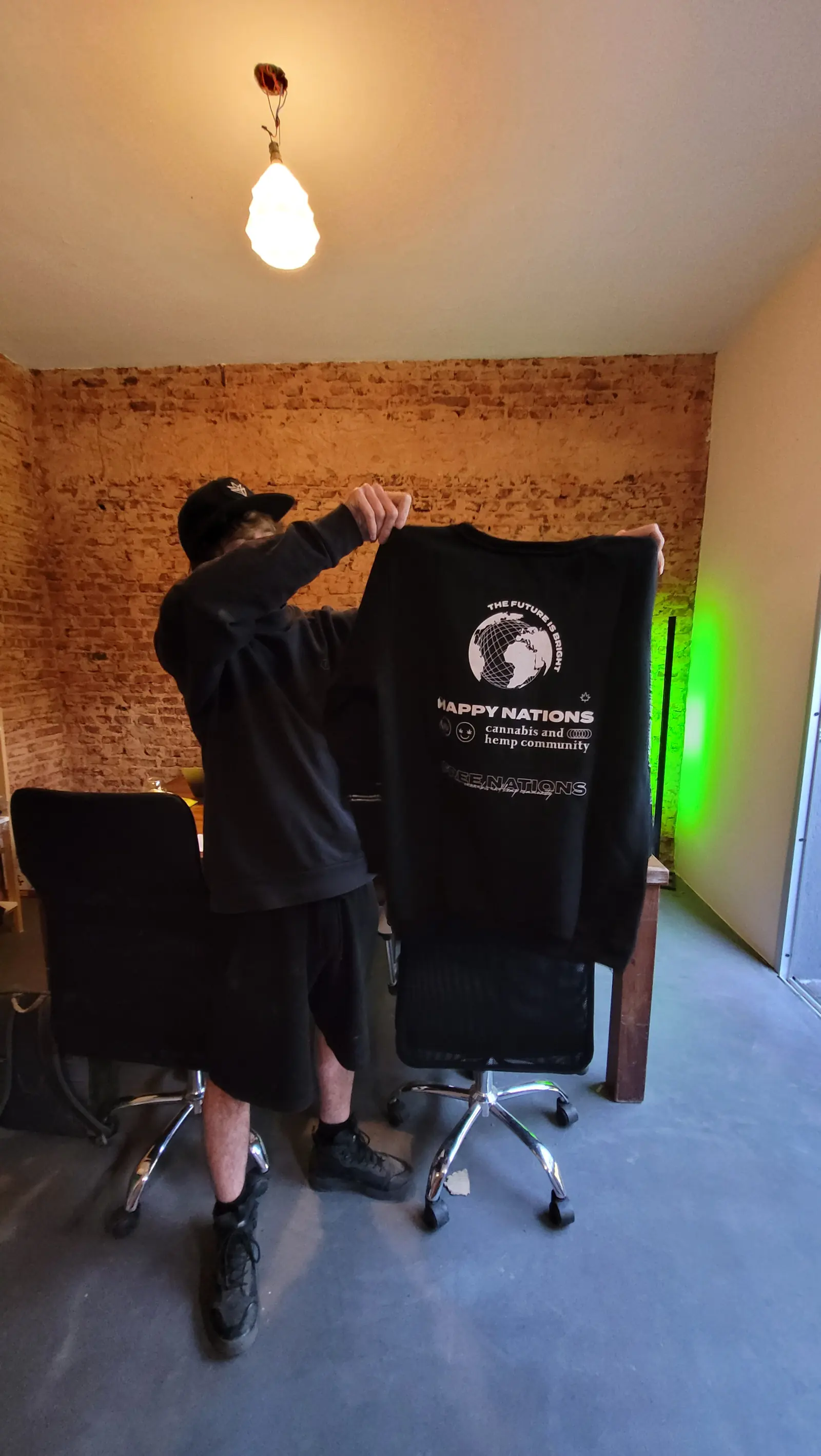 Oficina · merch propio